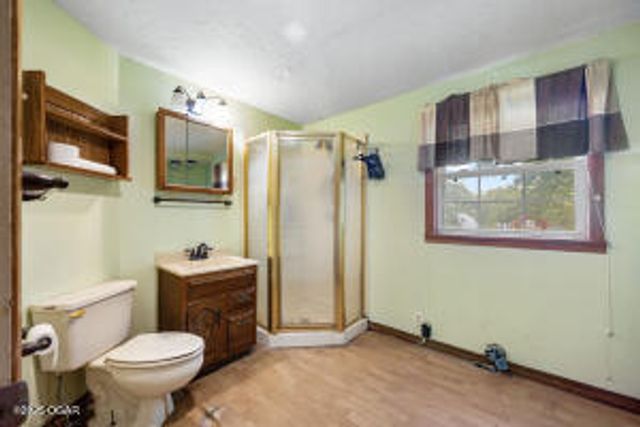 15825 Hammer Road, Neosho, MO 64850