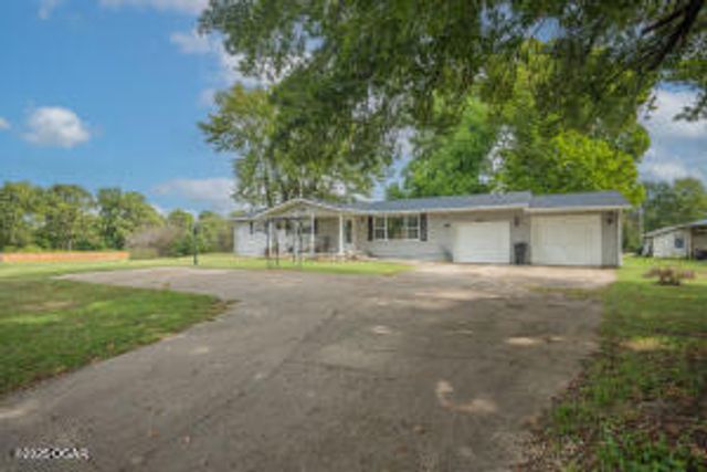 15825 Hammer Road, Neosho, MO 64850