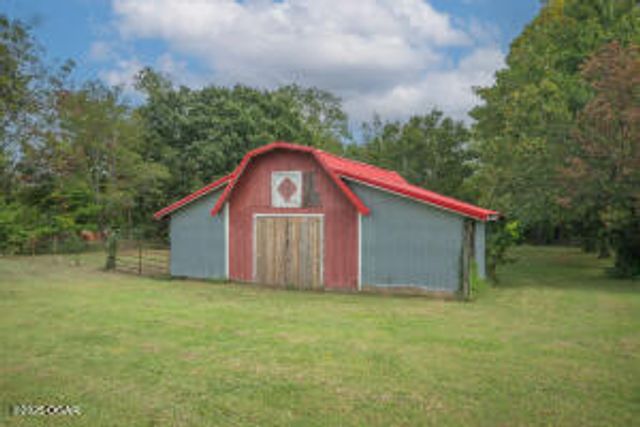 15825 Hammer Road, Neosho, MO 64850