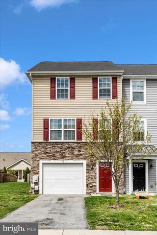 47 CARMODY LN, Martinsburg, WV 25404