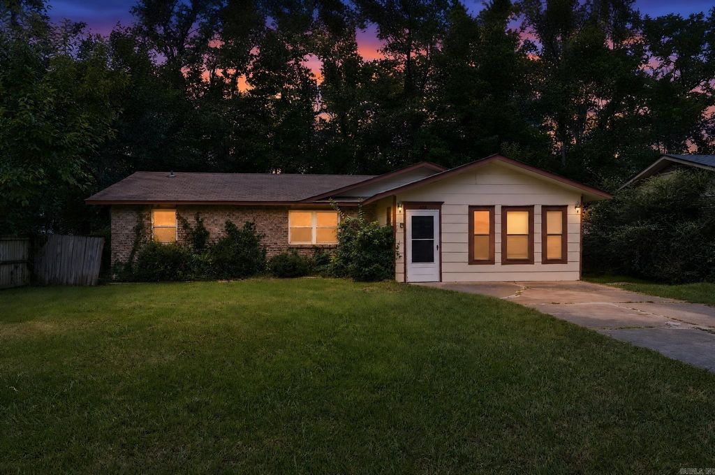 408 Overland Trail, Jacksonville, AR 72076
