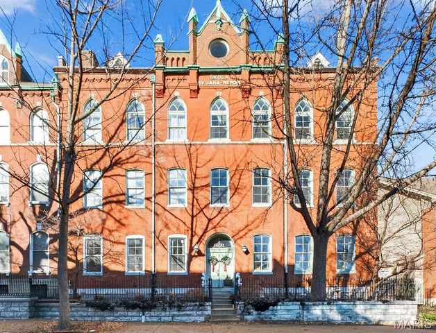 1621 S 11th Street D, St Louis, MO 63104