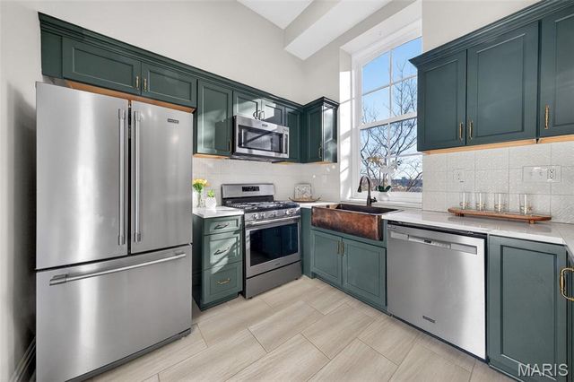 1621 S 11th Street D, St Louis, MO 63104