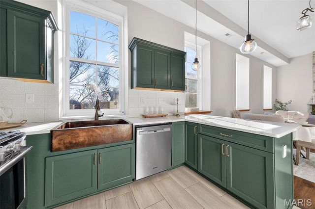 1621 S 11th Street D, St Louis, MO 63104