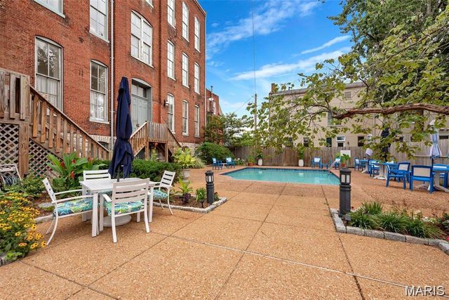 1621 S 11th Street D, St Louis, MO 63104