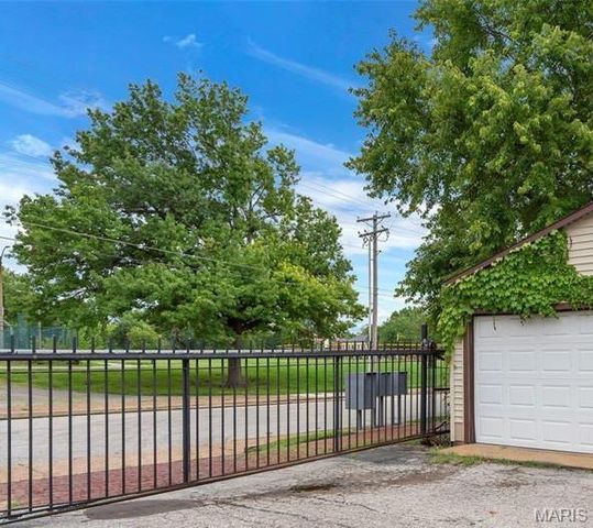 1621 S 11th Street D, St Louis, MO 63104