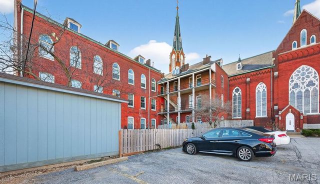 1621 S 11th Street D, St Louis, MO 63104