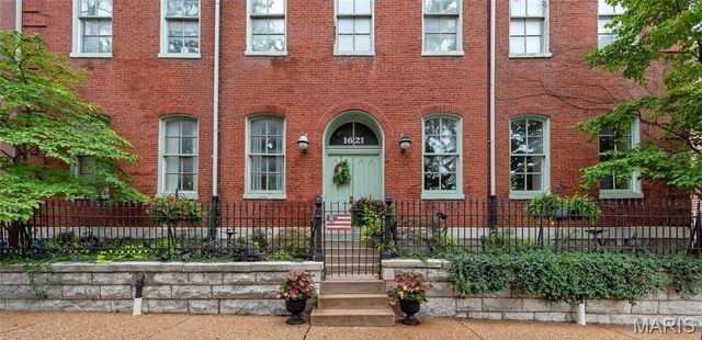 1621 S 11th Street D, St Louis, MO 63104