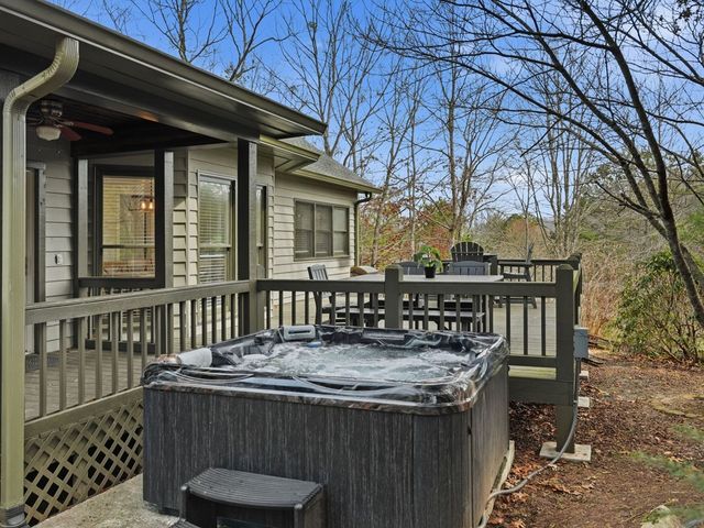 25 Walhala Trail, Blue Ridge, GA 30513