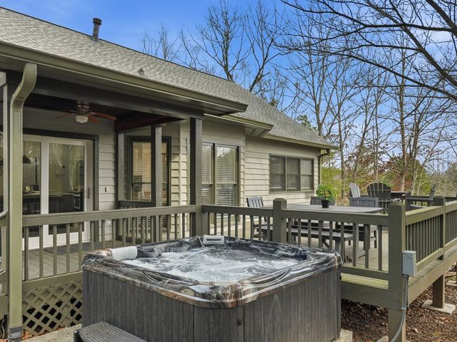 25 Walhala Trail, Blue Ridge, GA 30513