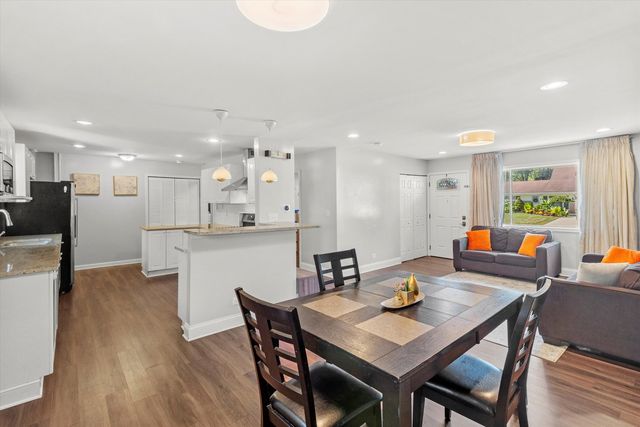 455 Mohave Street, Hoffman Estates, IL 60169