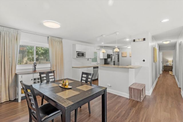 455 Mohave Street, Hoffman Estates, IL 60169