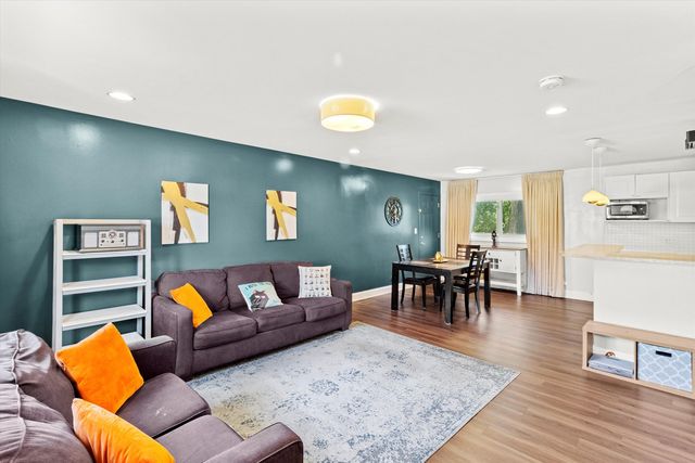 455 Mohave Street, Hoffman Estates, IL 60169