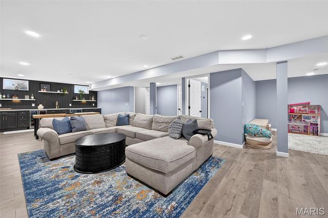 119 Hannahs Mill Drive, Lake St Louis, MO 63367