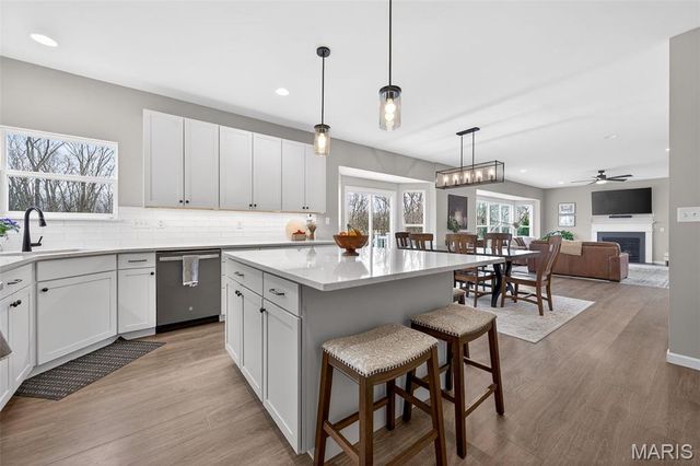 119 Hannahs Mill Drive, Lake St Louis, MO 63367