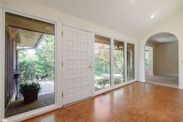 102 Old Salem Avenue, Greer, SC 29650