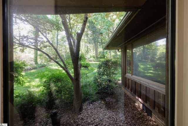 102 Old Salem Avenue, Greer, SC 29650