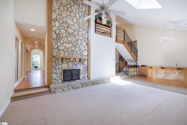 102 Old Salem Avenue, Greer, SC 29650