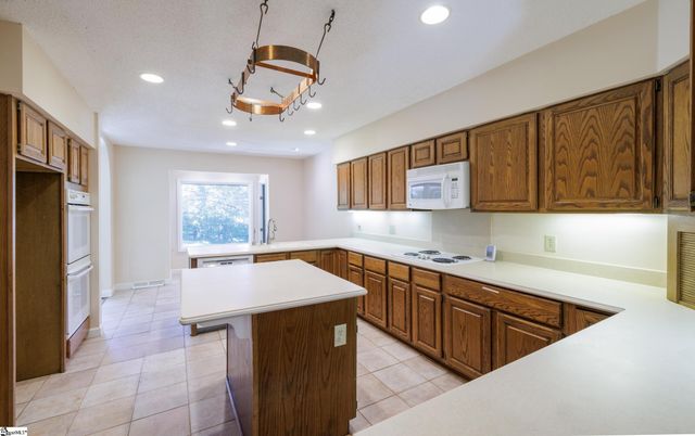 102 Old Salem Avenue, Greer, SC 29650