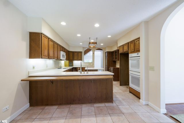 102 Old Salem Avenue, Greer, SC 29650