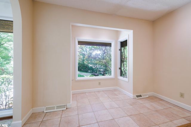 102 Old Salem Avenue, Greer, SC 29650