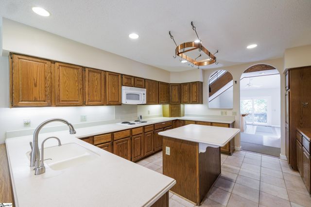 102 Old Salem Avenue, Greer, SC 29650