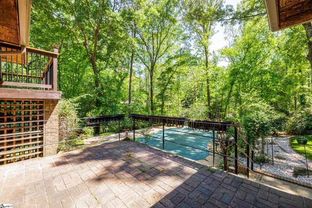 102 Old Salem Avenue, Greer, SC 29650