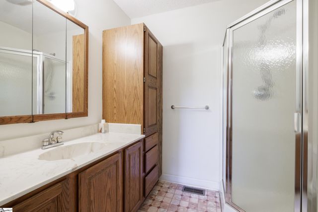 102 Old Salem Avenue, Greer, SC 29650