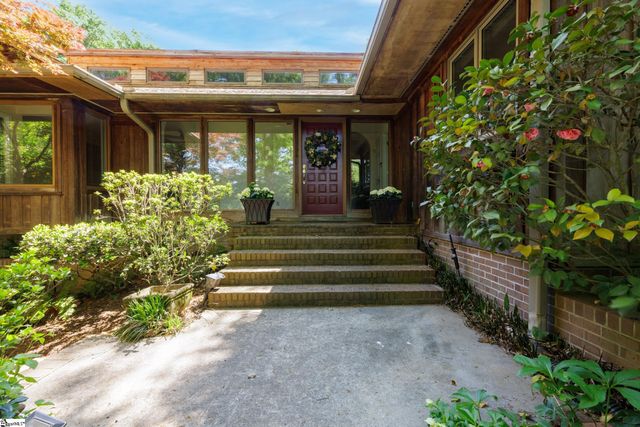 102 Old Salem Avenue, Greer, SC 29650