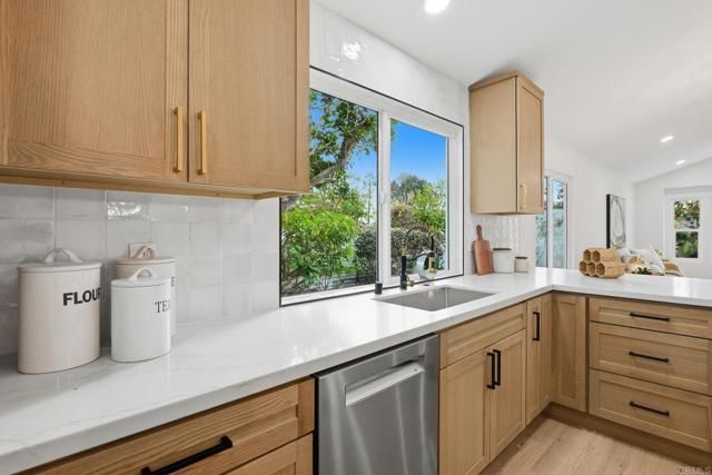 1103 Calle Christopher, Encinitas, CA 92024