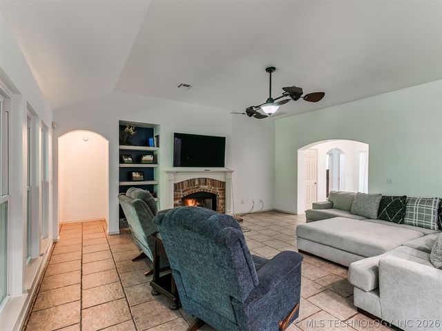 1001 W 120th Court S, Jenks, OK 74037