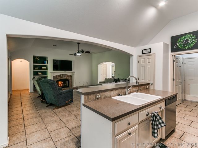 1001 W 120th Court S, Jenks, OK 74037