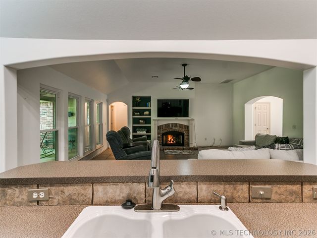 1001 W 120th Court S, Jenks, OK 74037