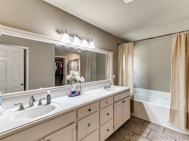 1001 W 120th Court S, Jenks, OK 74037