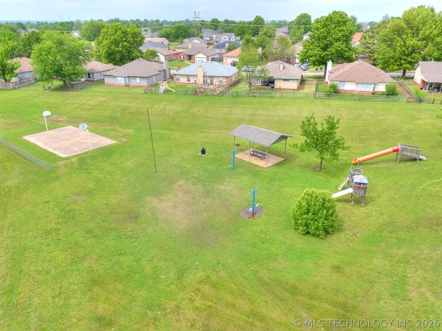 1001 W 120th Court S, Jenks, OK 74037