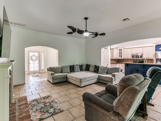 1001 W 120th Court S, Jenks, OK 74037