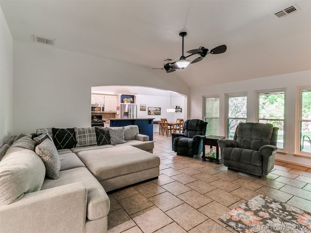 1001 W 120th Court S, Jenks, OK 74037