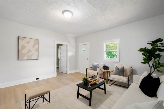 133 Eckert St, Leet Twp, PA 15003