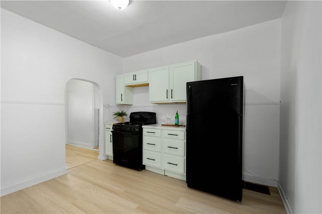 133 Eckert St, Leet Twp, PA 15003