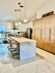 6201 Portsmouth Ln, Davie, FL 33331