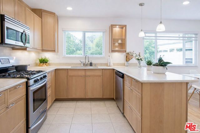 10550 Woldrich Street, Sylmar (los Angeles), CA 91342