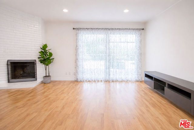 10550 Woldrich Street, Sylmar (los Angeles), CA 91342