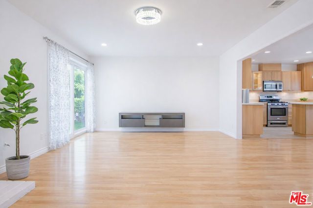 10550 Woldrich Street, Sylmar (los Angeles), CA 91342