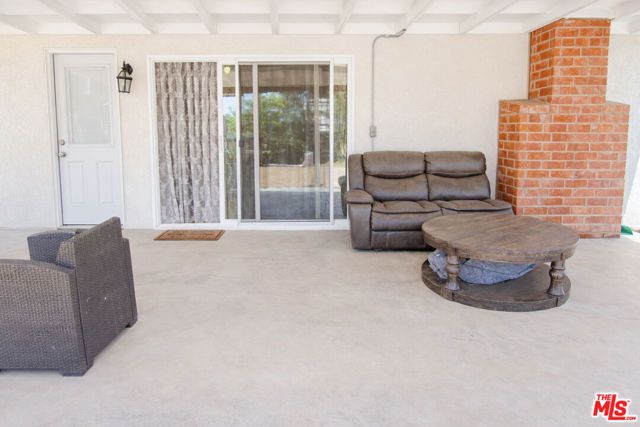 10550 Woldrich Street, Sylmar (los Angeles), CA 91342