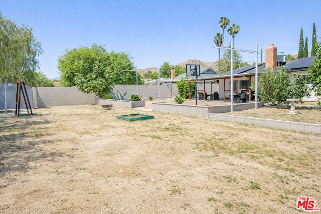 10550 Woldrich Street, Sylmar (los Angeles), CA 91342