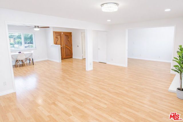 10550 Woldrich Street, Sylmar (los Angeles), CA 91342