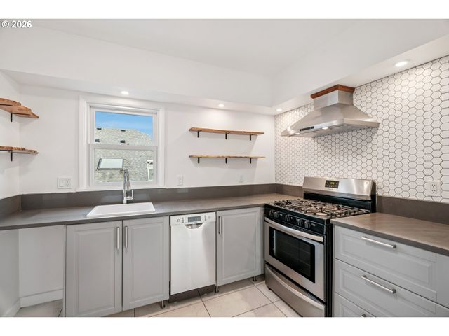 3825 Ne 75TH Ave, Portland, OR 97213