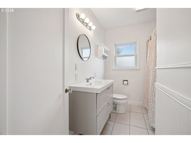 3825 Ne 75TH Ave, Portland, OR 97213