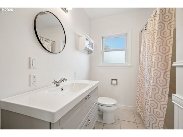 3825 Ne 75TH Ave, Portland, OR 97213