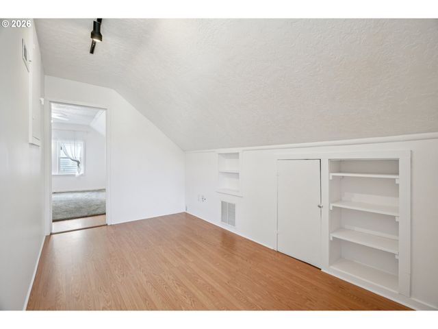 3825 Ne 75TH Ave, Portland, OR 97213